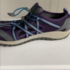 Girls Chaco Outcross shoes